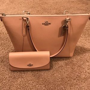 Coach purse and matching wallet